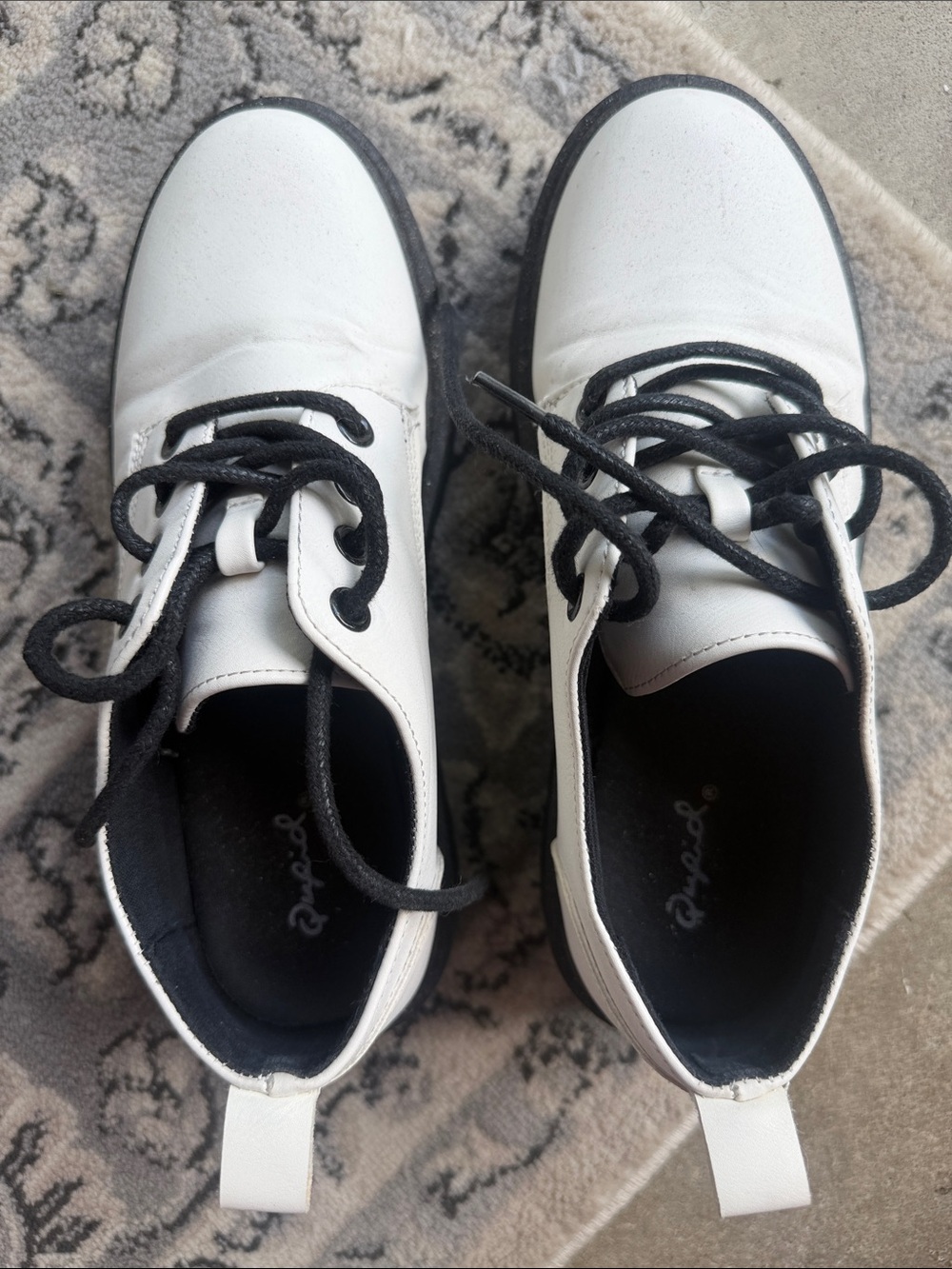 Qupid Platform Chunky Heel White Black faux leather Shoes Womens Size 38